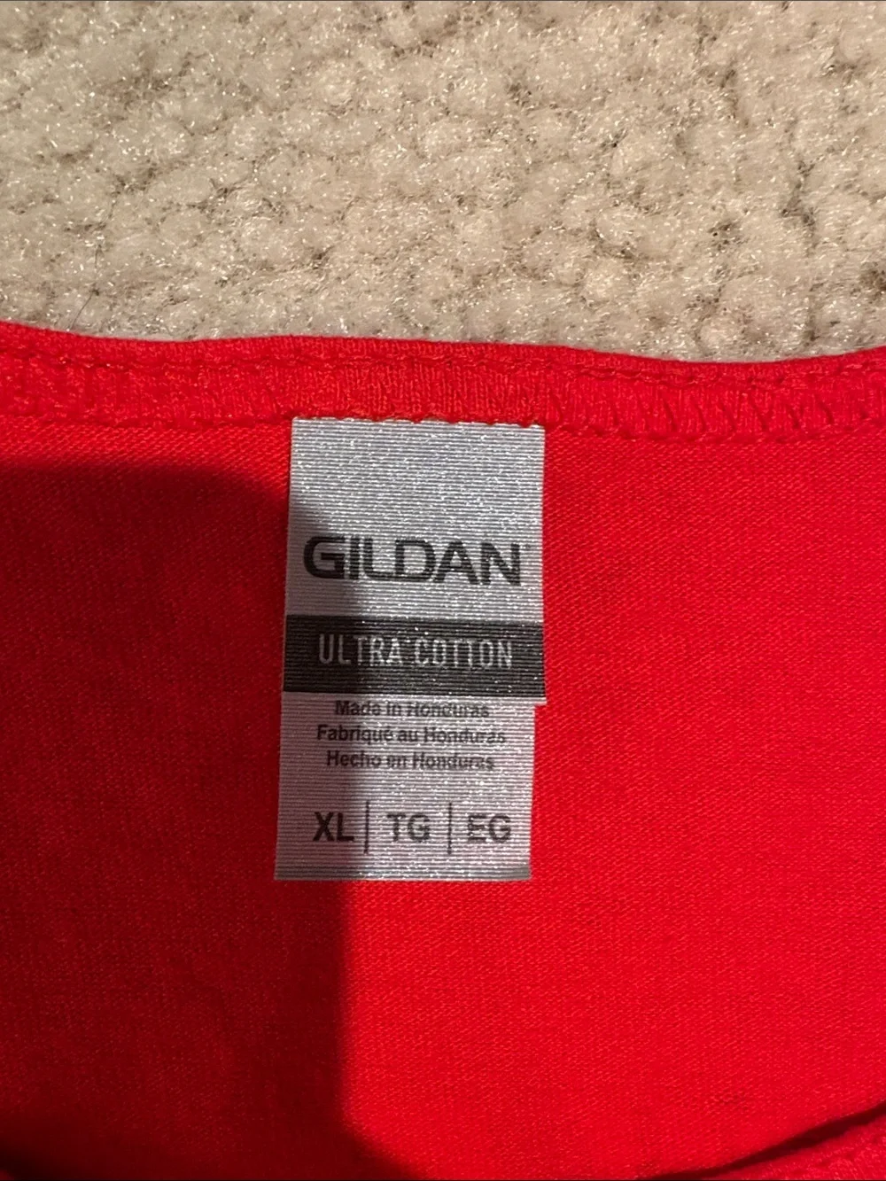 Gildan bright red